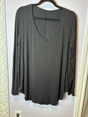 Lululemon Black Long Sleeve Athletic Flowy Shirt